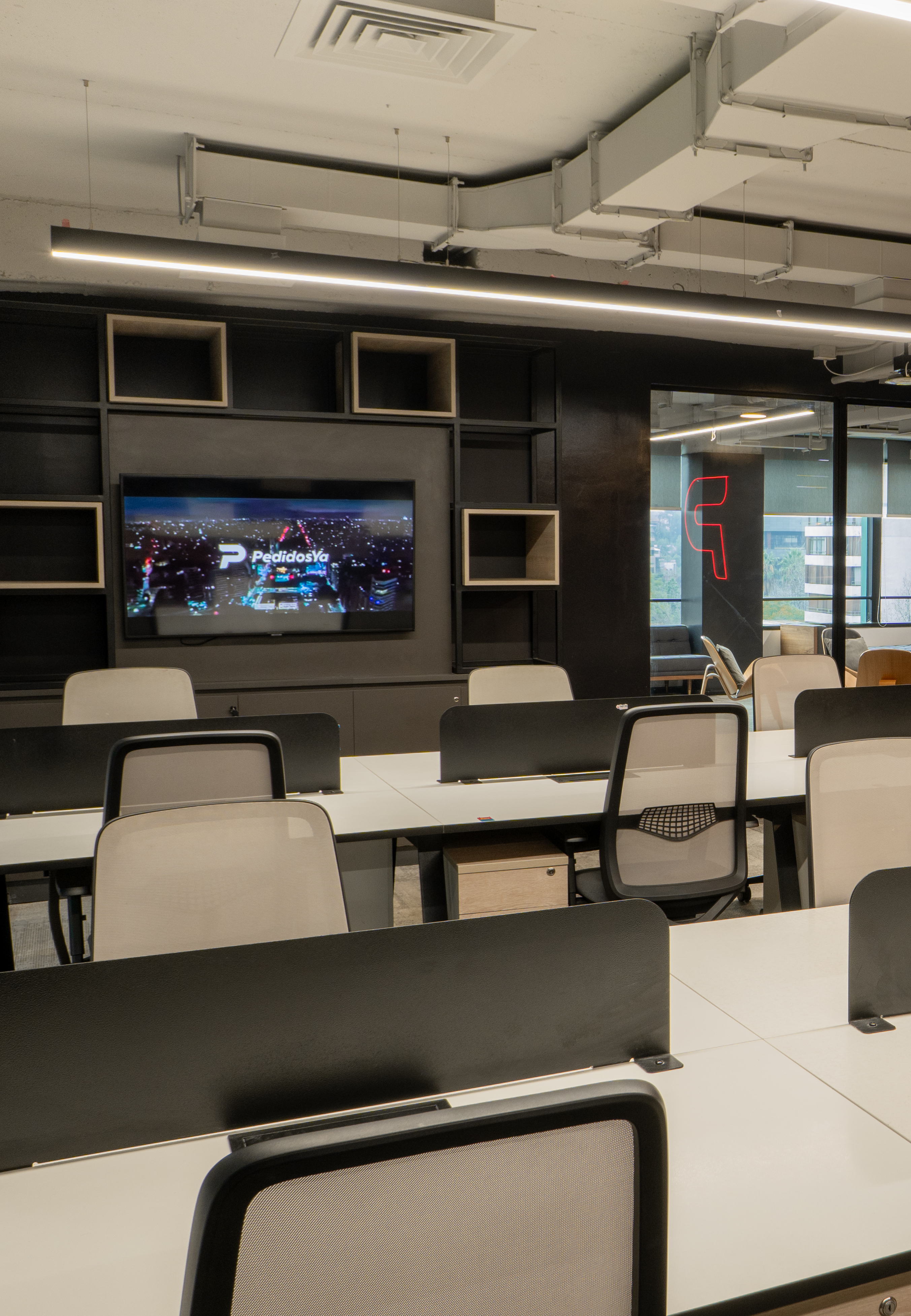 Diseña y construye con nosotros